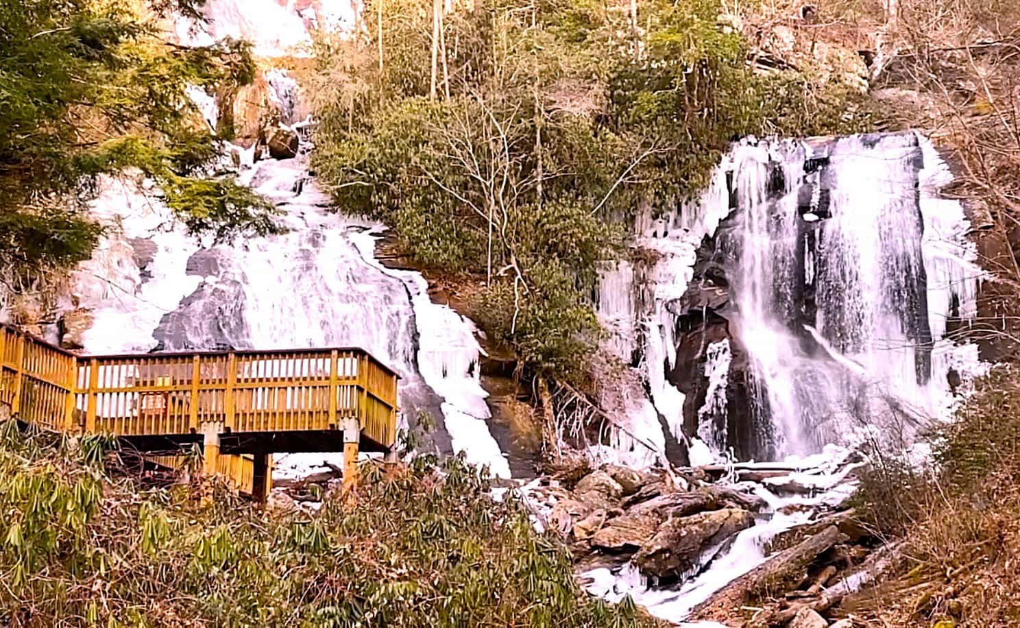 Anna Ruby Falls: A Short Waterfall Hike With a Big Payoff